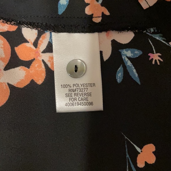 “Candies” Floral Blouse! - Picture 7 of 7